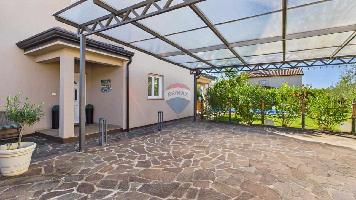 Casa con piscina in zona tranquilla vicino a Rovigno