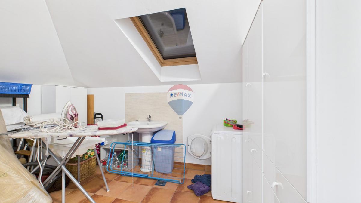 Crikvenica, Selce – Appartamento quadrilocale in prima fila sul mare