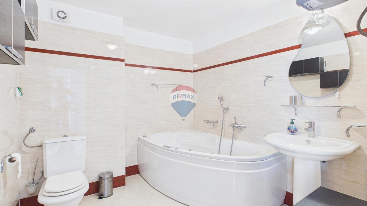 Crikvenica, Selce – Appartamento quadrilocale in prima fila sul mare