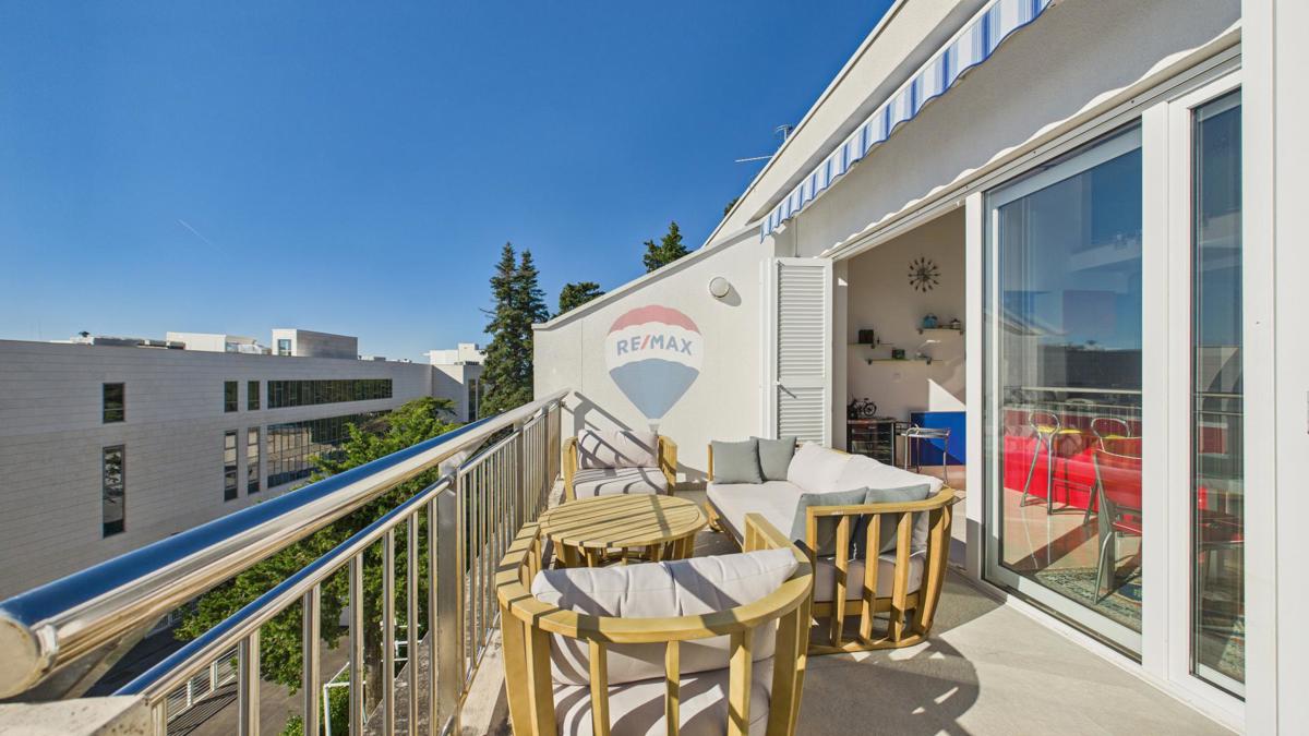 Crikvenica, Selce – Appartamento quadrilocale in prima fila sul mare