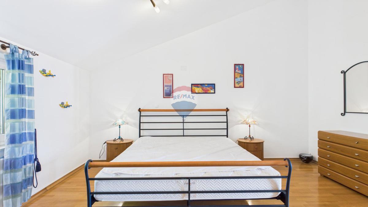 Crikvenica, Selce – Appartamento quadrilocale in prima fila sul mare