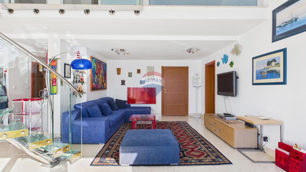 Crikvenica, Selce – Appartamento quadrilocale in prima fila sul mare