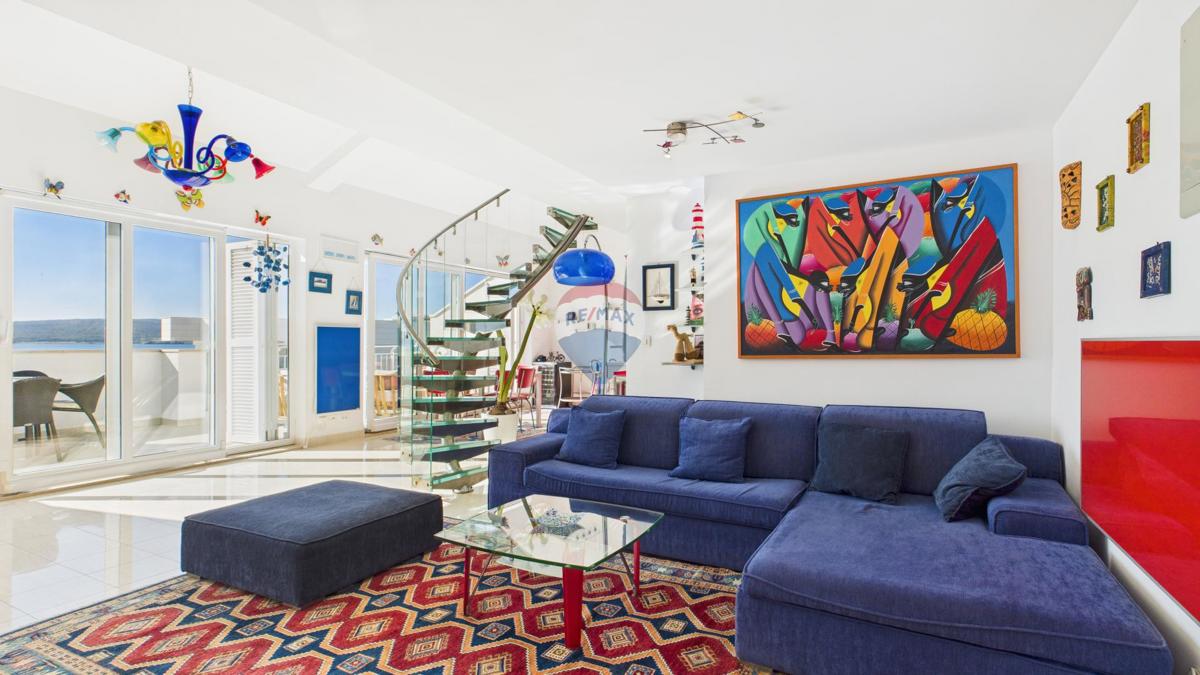 Crikvenica, Selce – Appartamento quadrilocale in prima fila sul mare