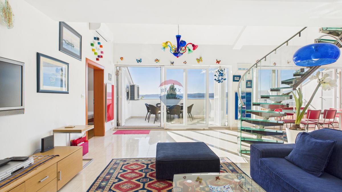 Crikvenica, Selce – Appartamento quadrilocale in prima fila sul mare