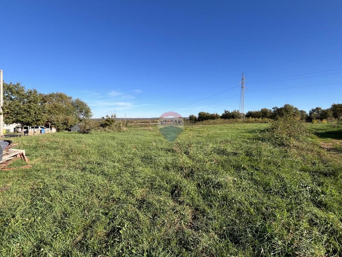 Terreno edificabile Poreč, 704m2