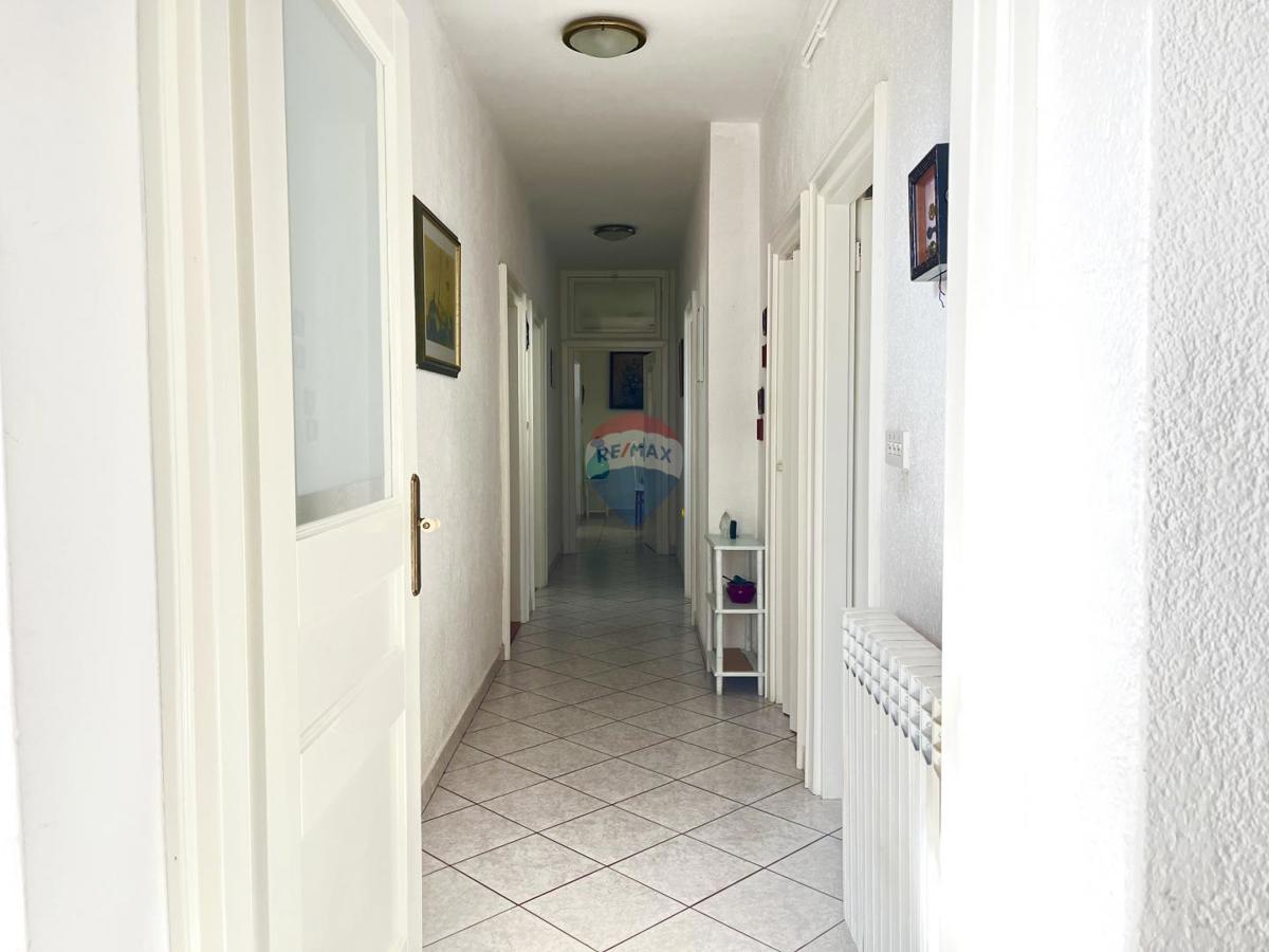 Casa Kraljevica, 908m2