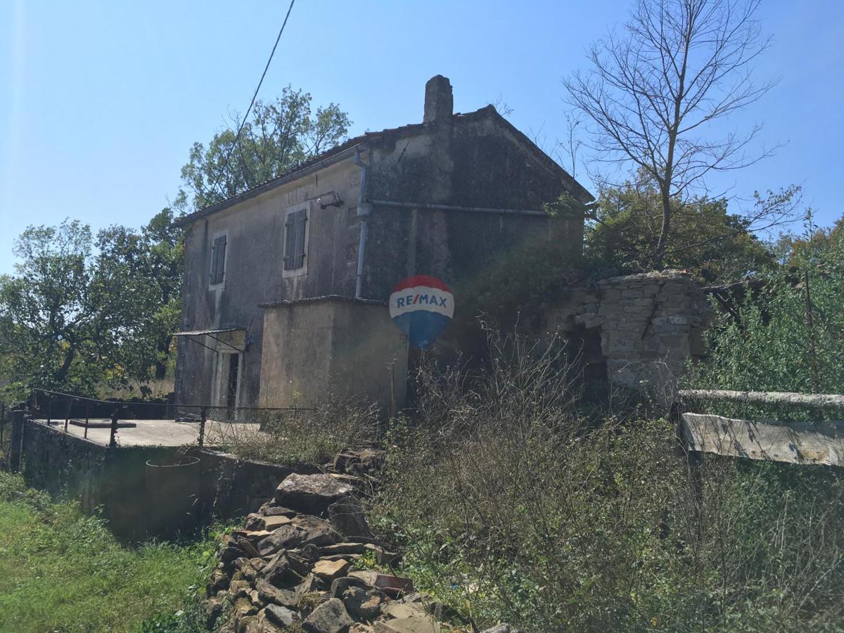 ISTRIA, KRŠAN - Tenuta con diverse case