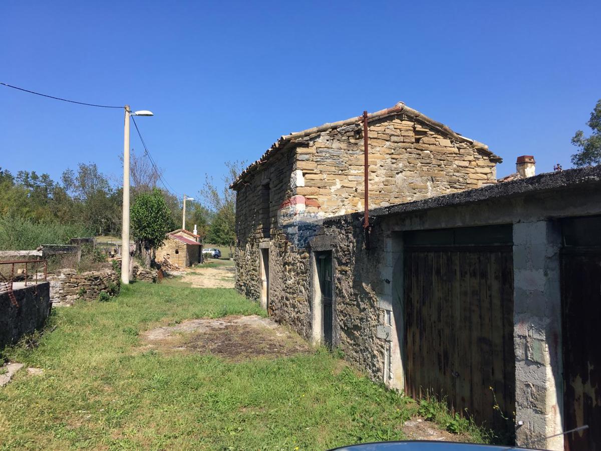 ISTRIA, KRŠAN - Tenuta con diverse case