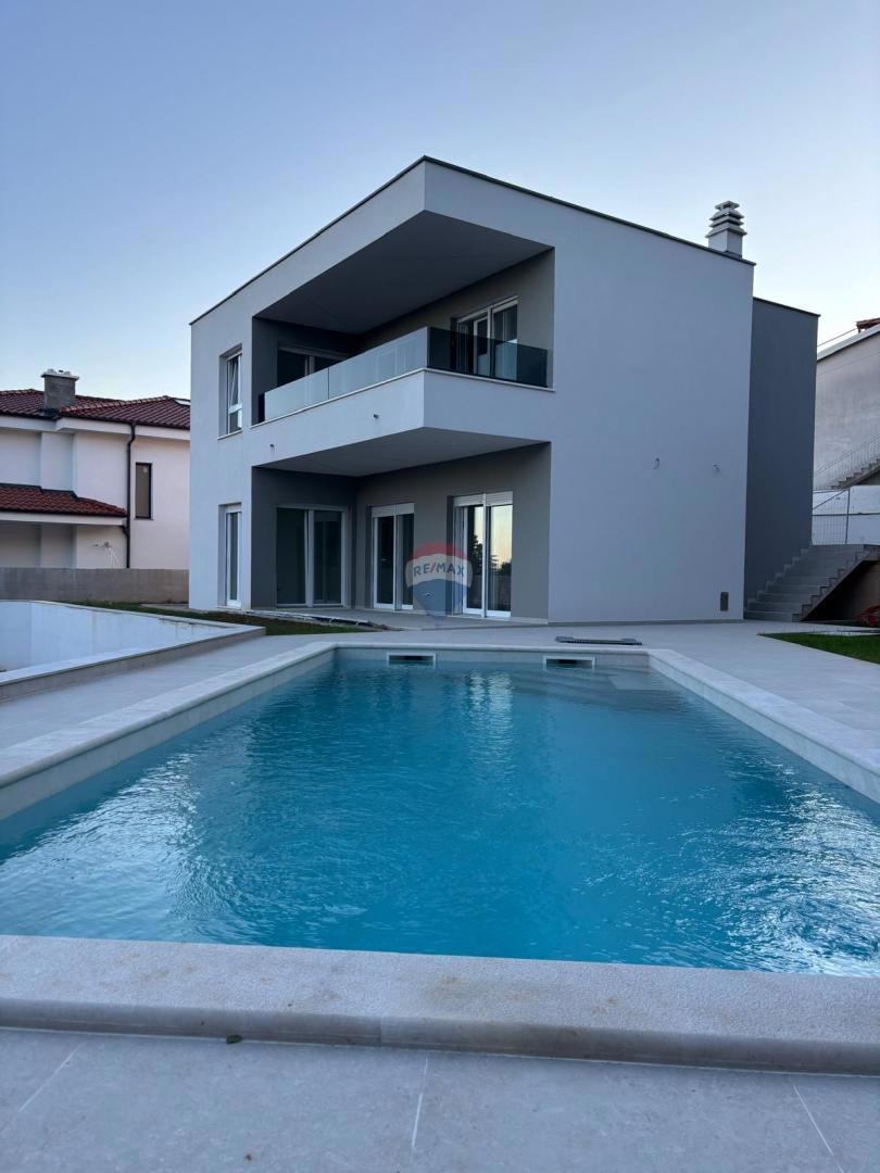 Casa Ćikovići, Kastav, 185m2