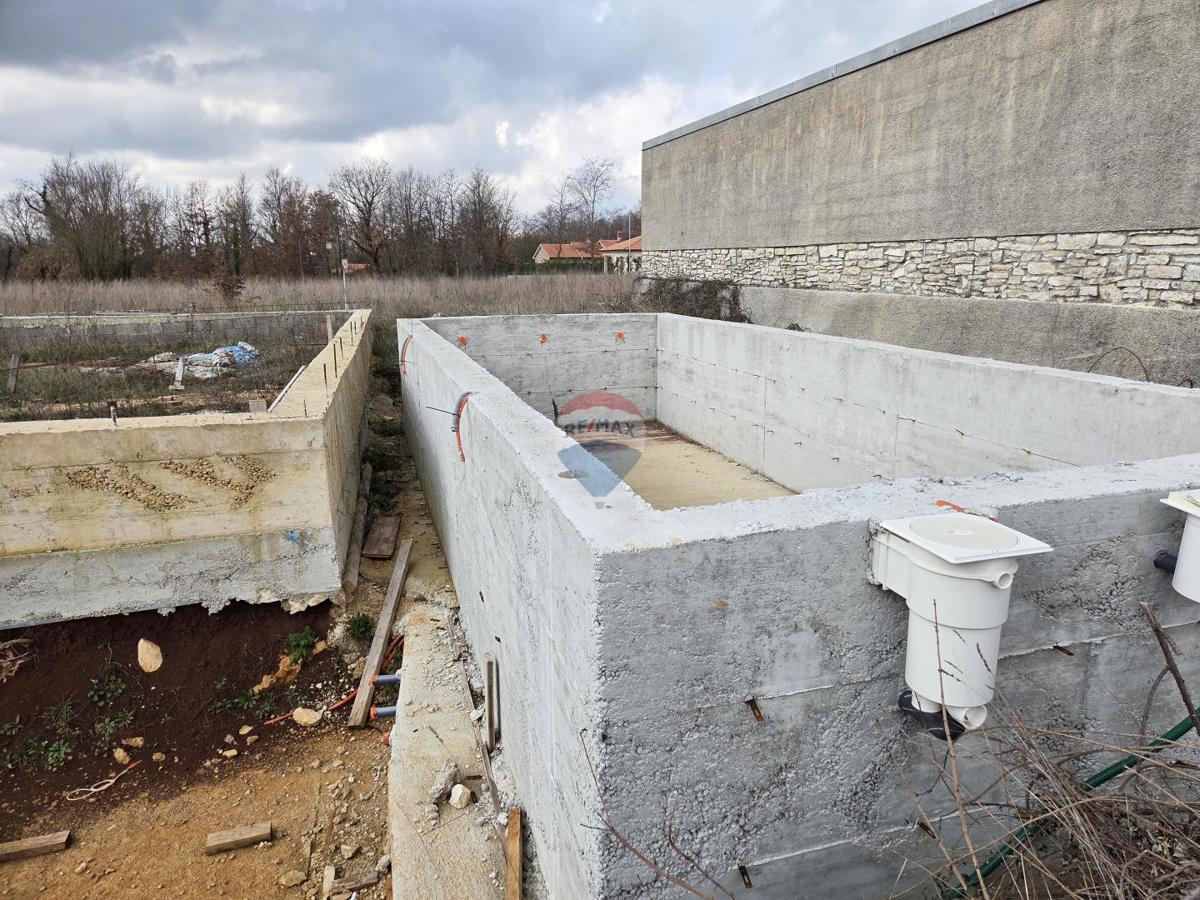 Terreno edificabile Kanfanar, 400m2