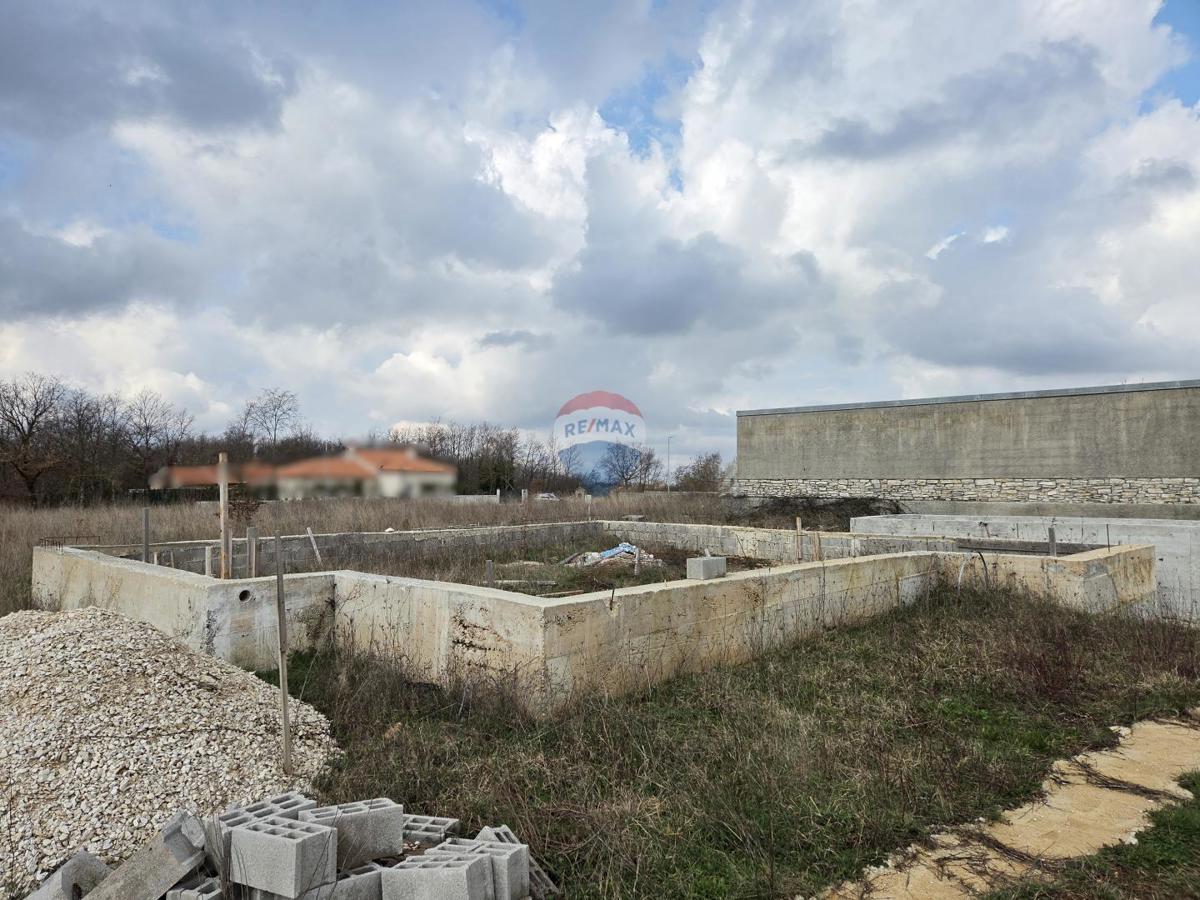 Terreno edificabile Kanfanar, 400m2