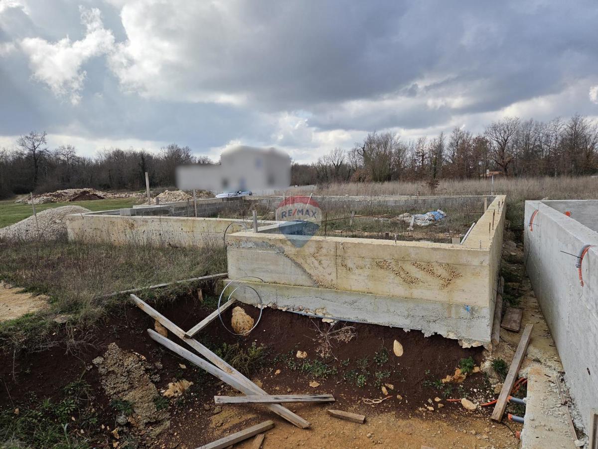 Terreno edificabile Kanfanar, 400m2