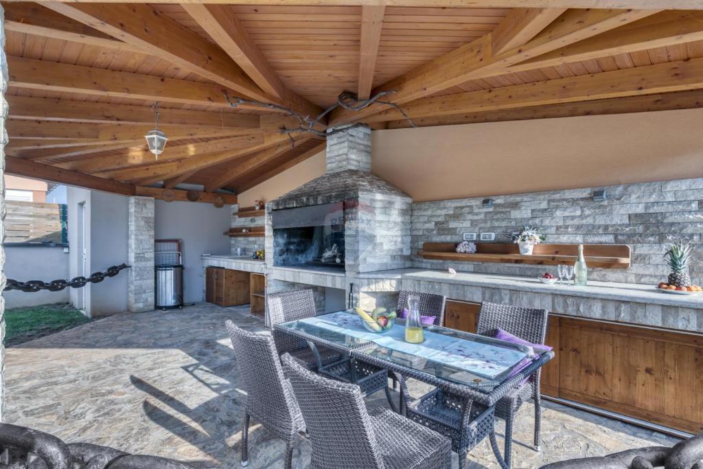 Villa Singola/Casa Vacanza okolica Pule, Pula, 350m2