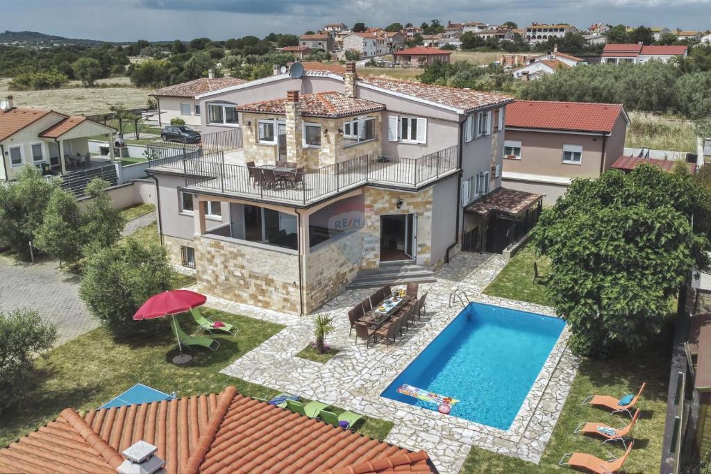 Villa Singola/Casa Vacanza okolica Pule, Pula, 350m2