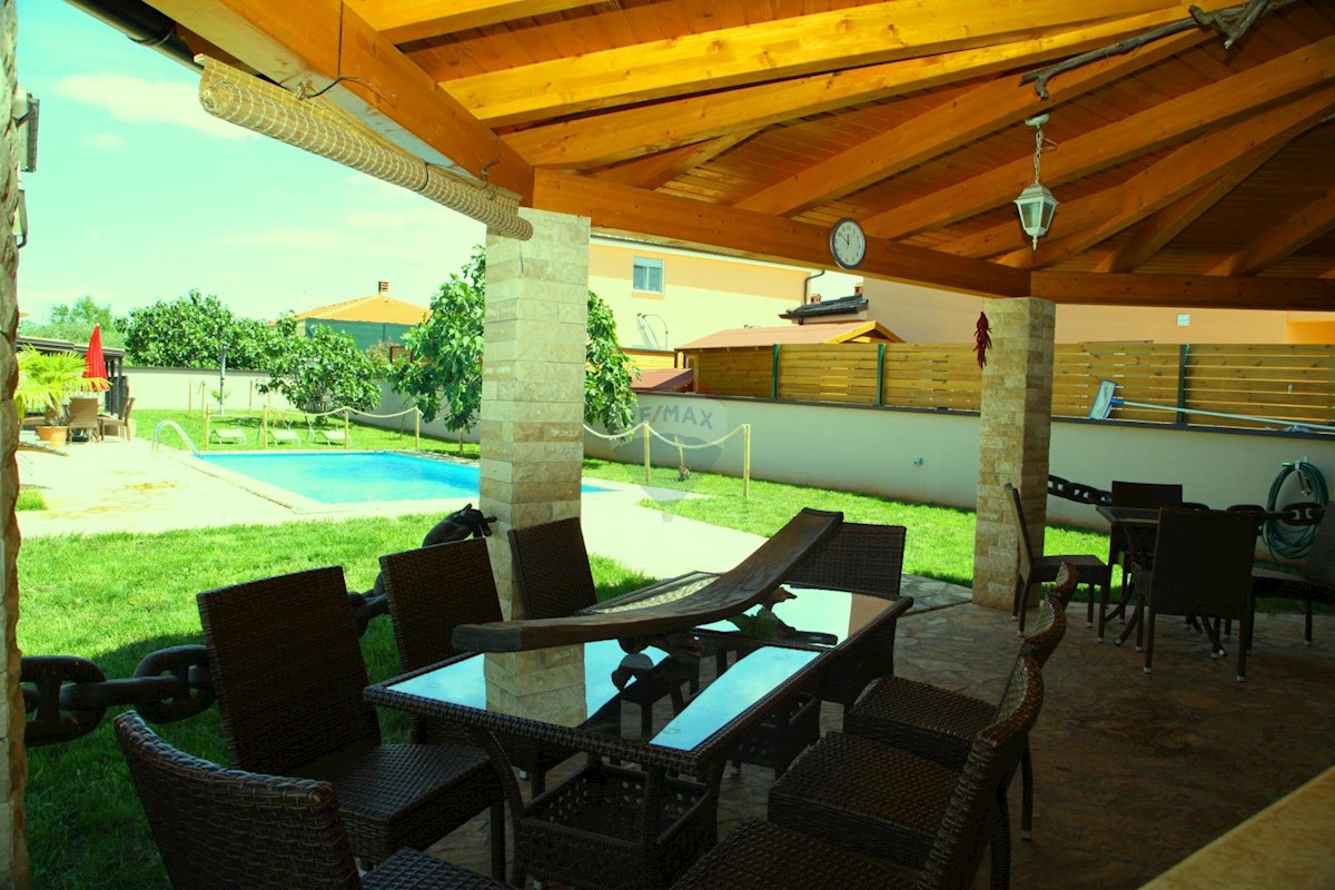 Villa Singola/Casa Vacanza okolica Pule, Pula, 350m2