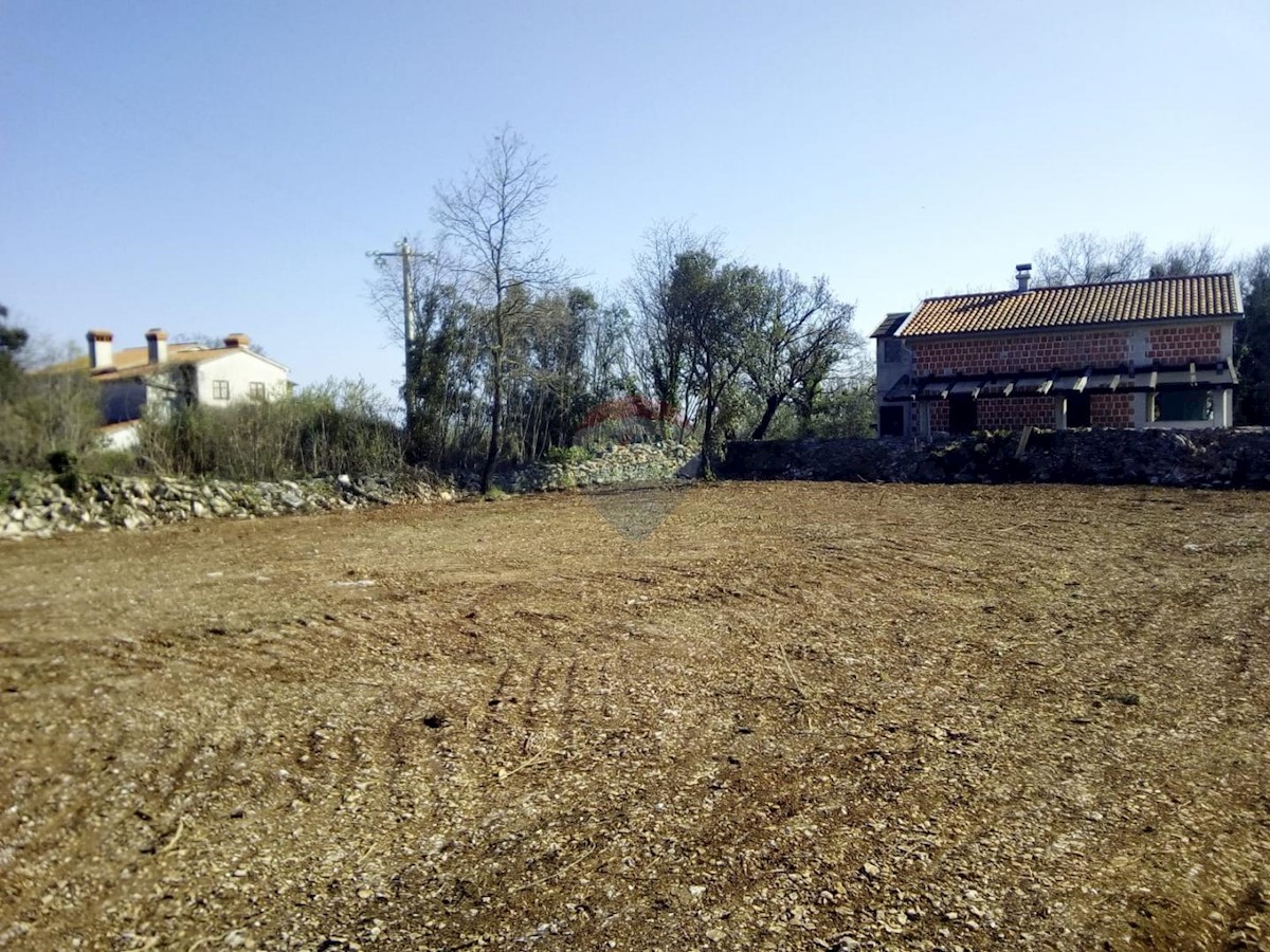 Terreno edificabile Kavran, Marčana, 1.491m2