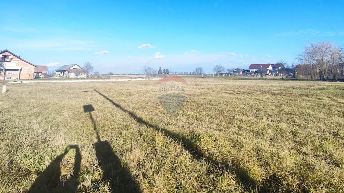 Terreno edificabile Odranski Obrež, Brezovica, 1.087m2