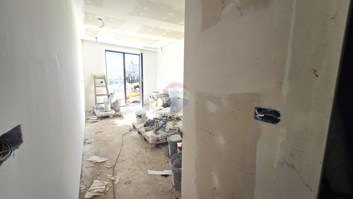 Rovigno - Appartamento di nuova costruzione + posto auto + giardino di 200 m² - vicino al mare