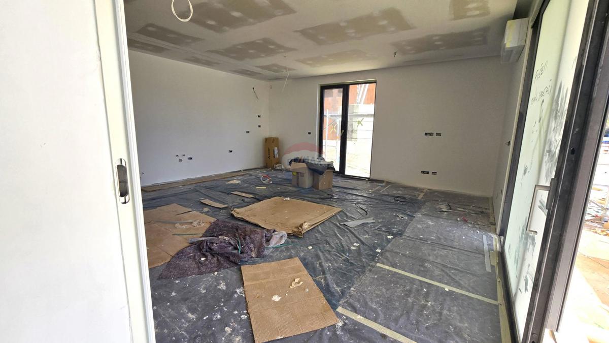 Rovigno - Appartamento di nuova costruzione + posto auto + giardino di 200 m² - vicino al mare