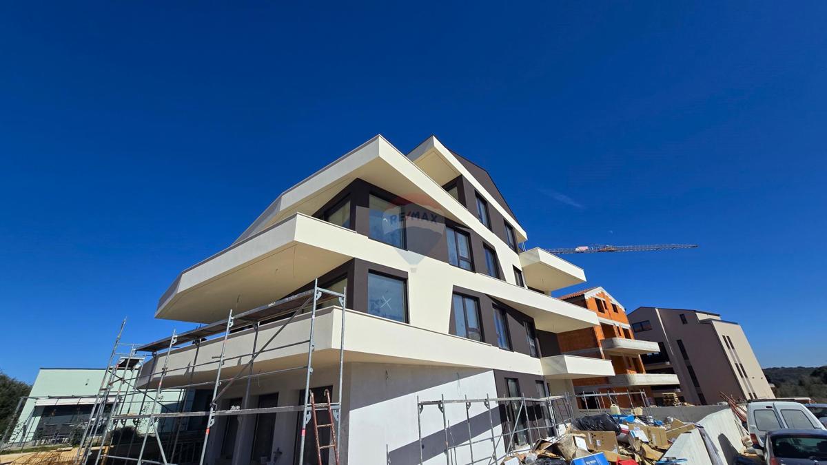 Rovigno - Appartamento di nuova costruzione + posto auto + giardino di 200 m² - vicino al mare