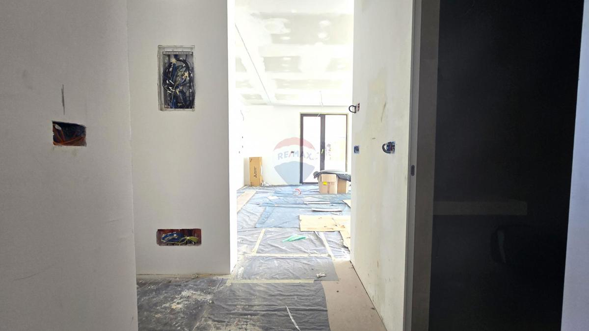 Rovigno - Appartamento di nuova costruzione + posto auto + giardino di 200 m² - vicino al mare