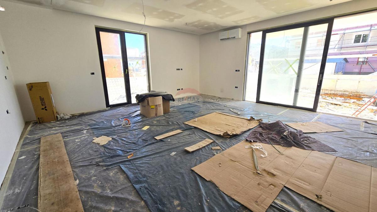 Rovigno - Appartamento di nuova costruzione + posto auto + giardino di 200 m² - vicino al mare