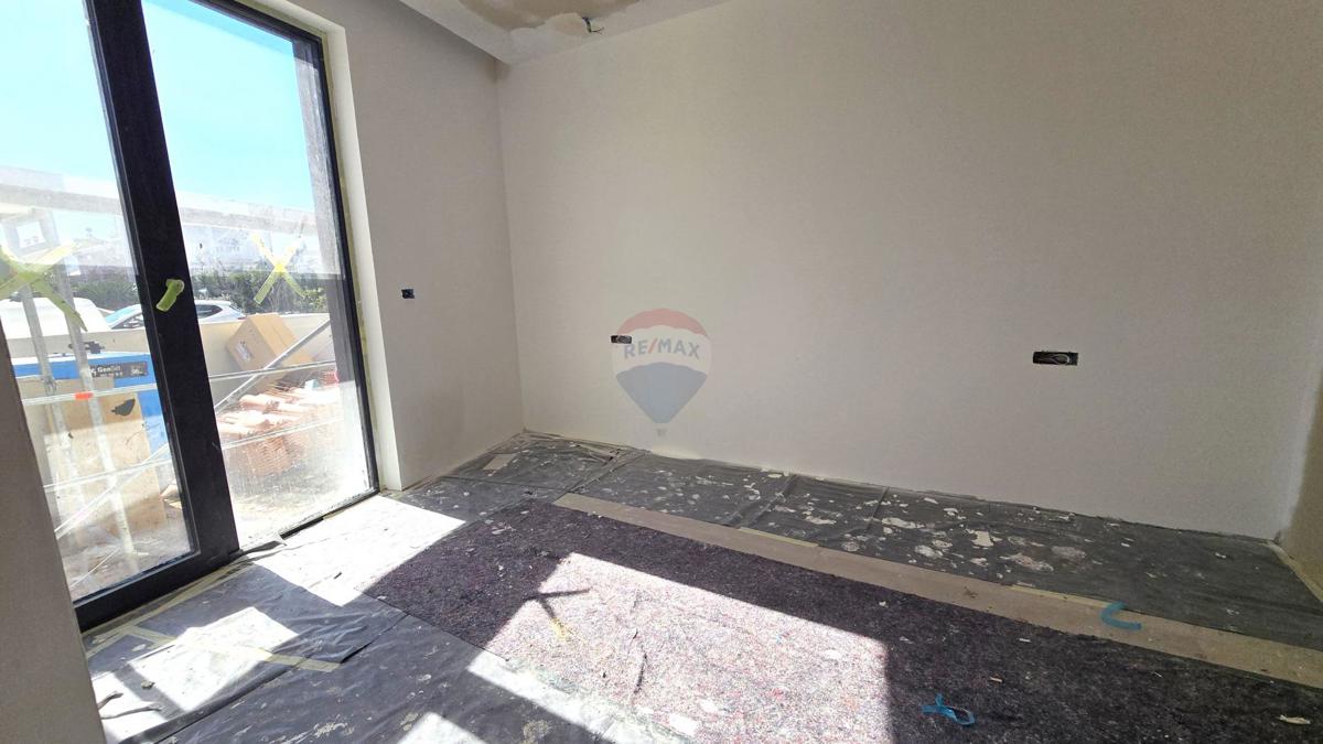 Rovigno - Appartamento di nuova costruzione + posto auto + giardino di 200 m² - vicino al mare
