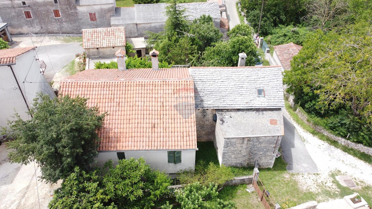 ISTRIA, ŽMINJ - House 180 m2 and old house 90 m2 for adaptation