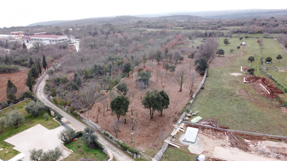 Terreno edificabile Rakalj, Marčana, 1.577m2