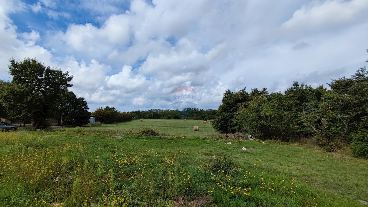 Terreno edificabile Marčana, 1.102m2