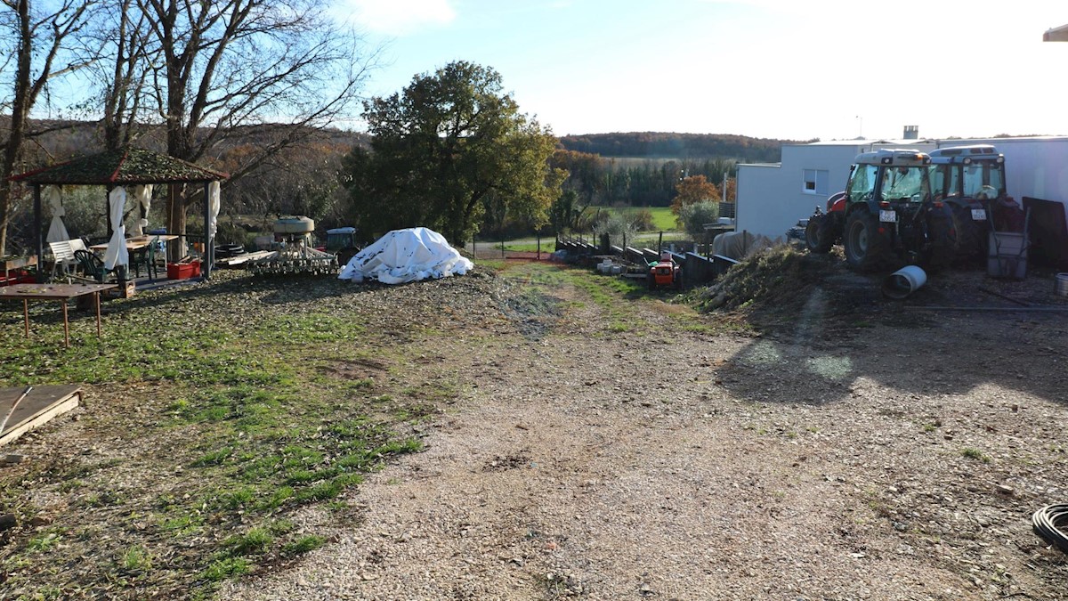 Terreno edificabile Poreč, 1.163m2