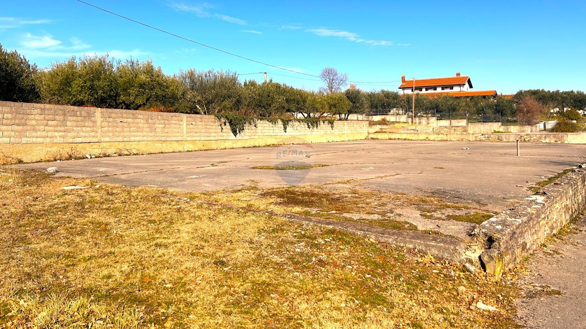 Terreno edificabile Kaštel, Buje, 603m2