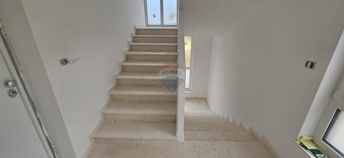 Appartamento Širi centar, Pula, 95m2