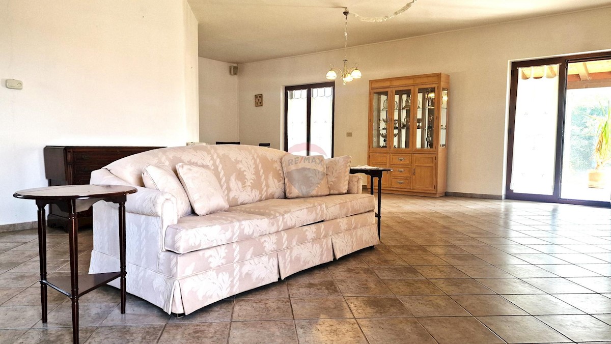 Casa Brtonigla, 600m2