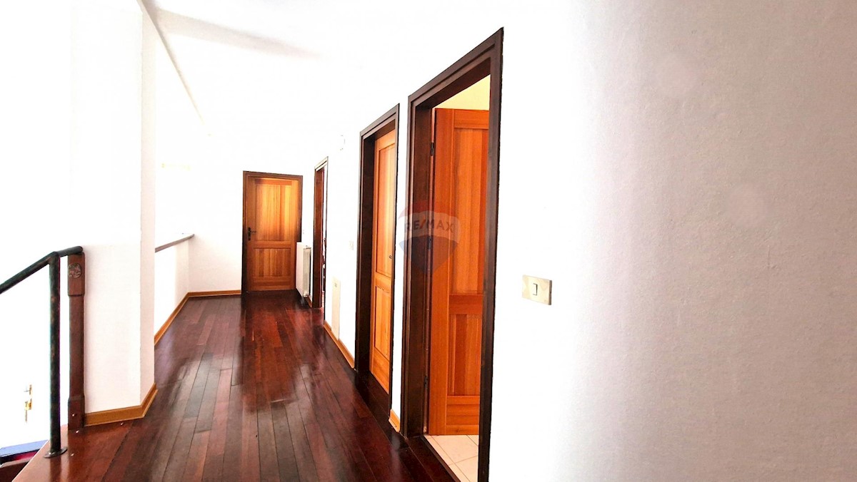 Casa Brtonigla, 600m2