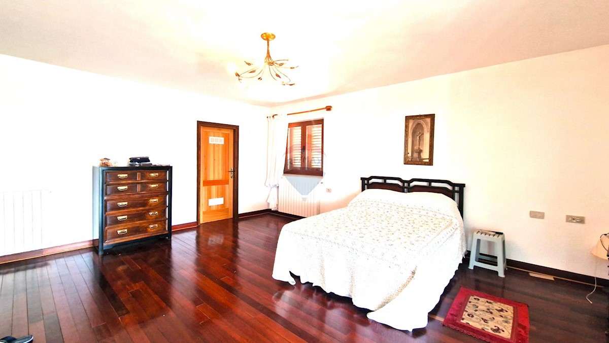Casa Brtonigla, 600m2