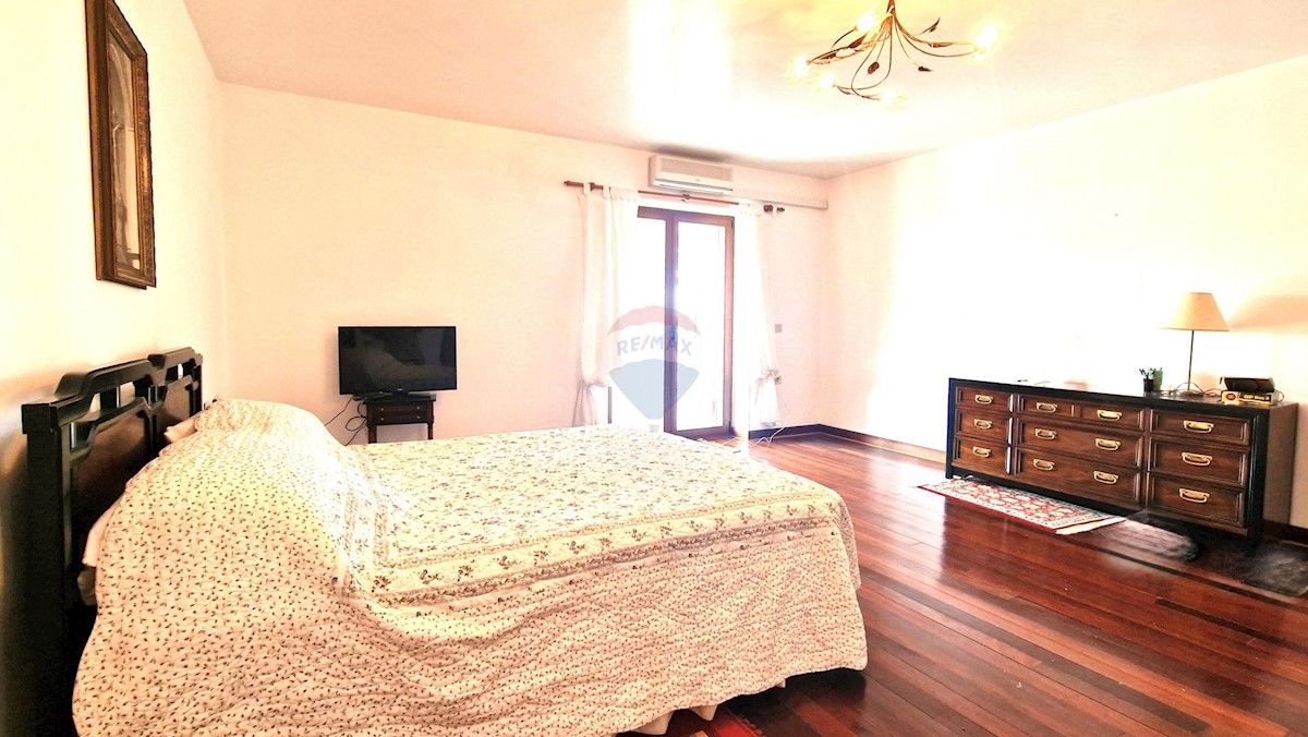 Casa Brtonigla, 600m2