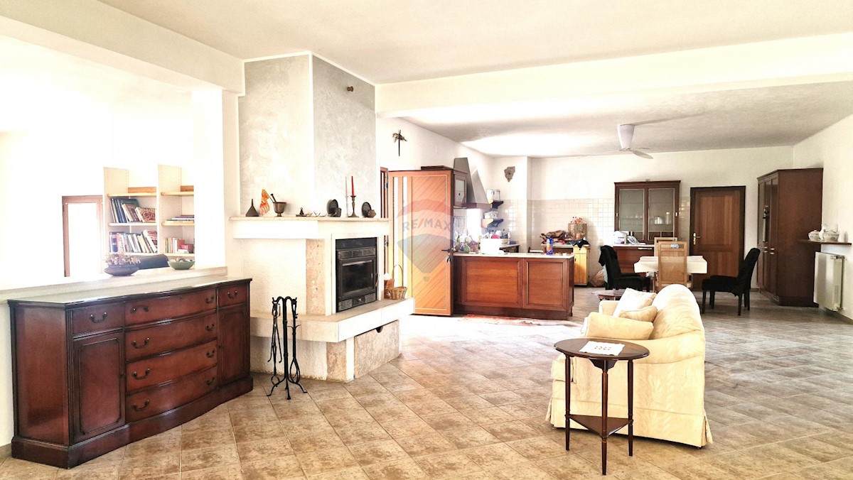 Casa Brtonigla, 600m2