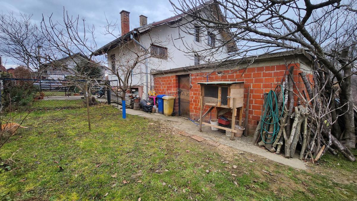 Casa Novska, 759m2