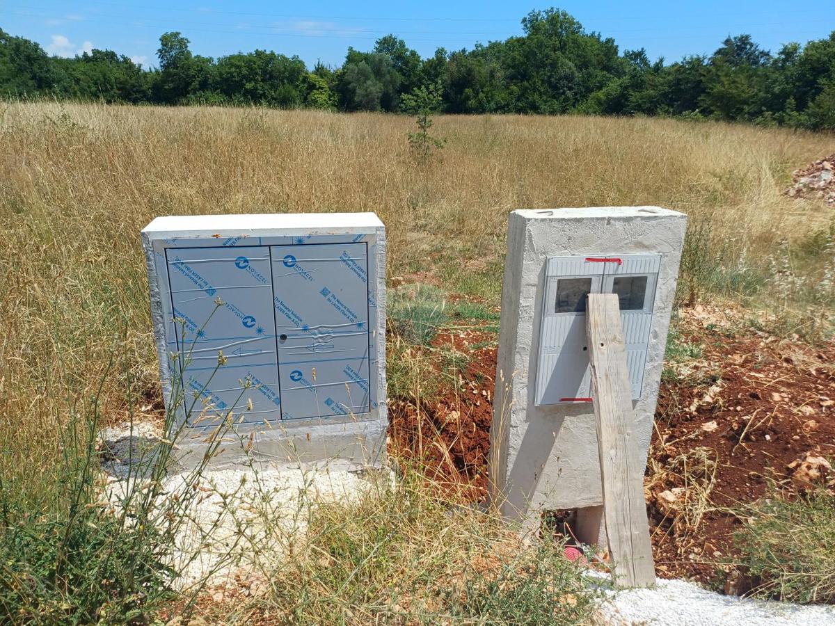 Terreno edificabile Krnica, Marčana, 700m2