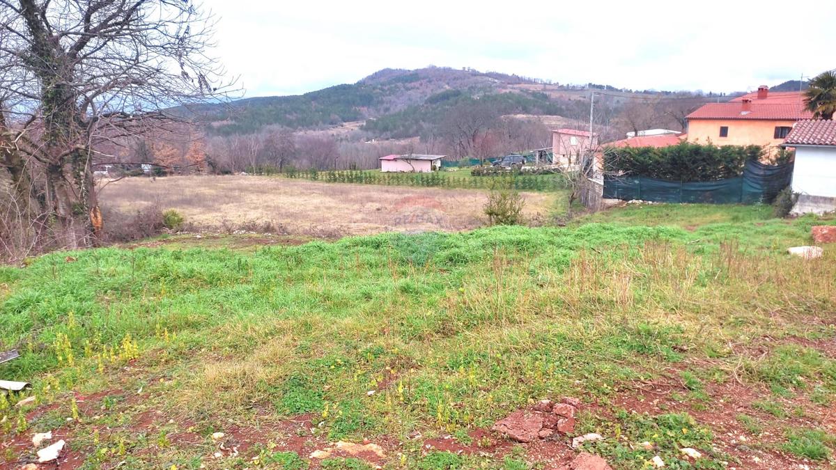 Terreno edificabile Karojba, 630m2