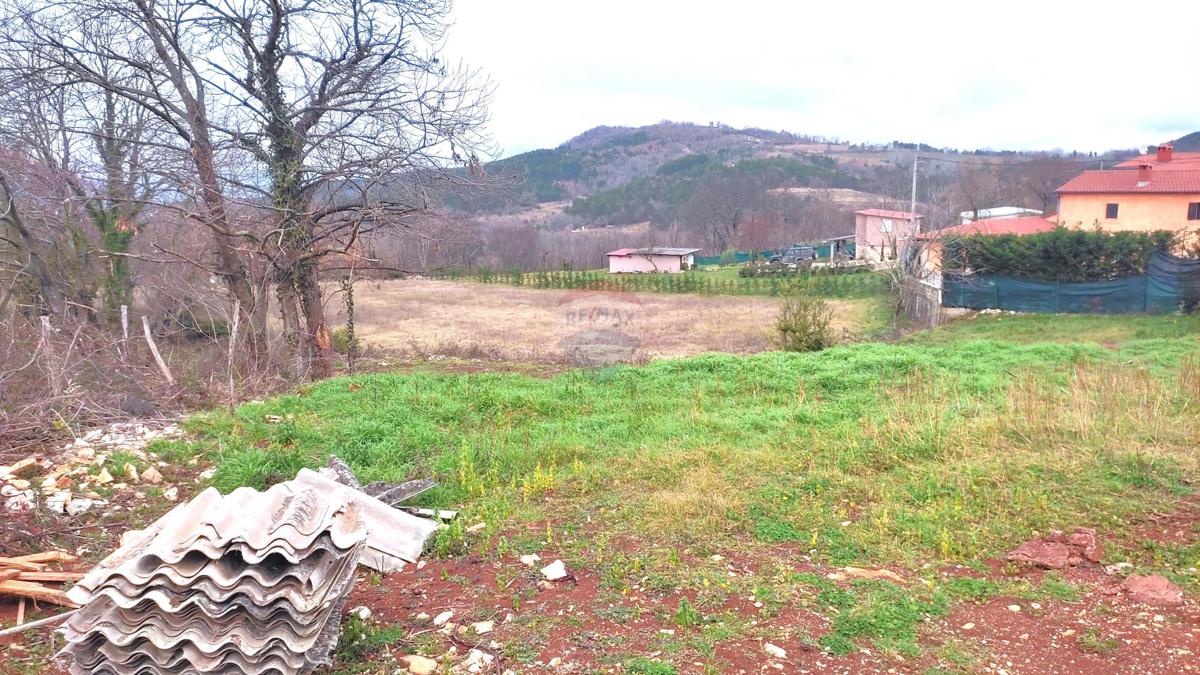 Terreno edificabile Karojba, 630m2