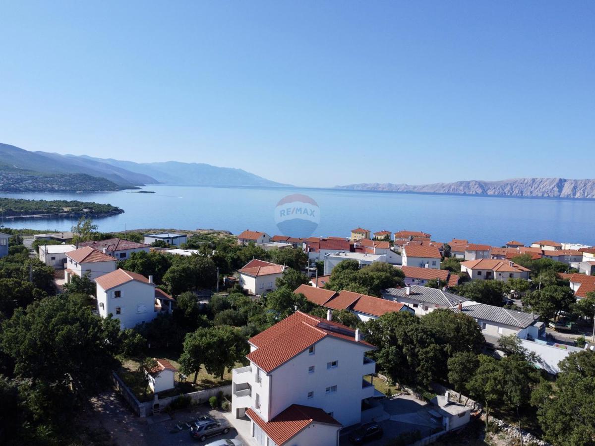 Novi Vinodolski, Povile – piano con 2 appartamenti separati