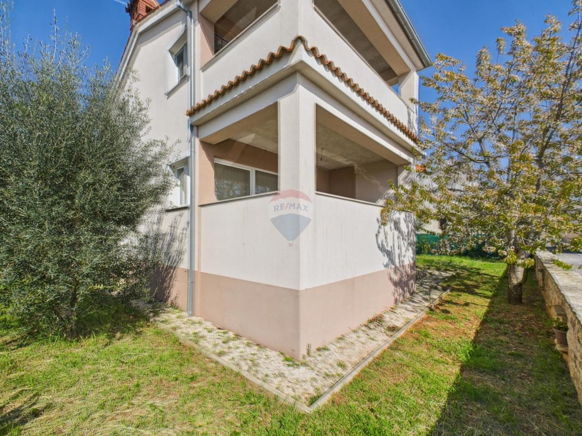 Istria, Vodnjan - casa con 2 appartamenti, cantina e vista