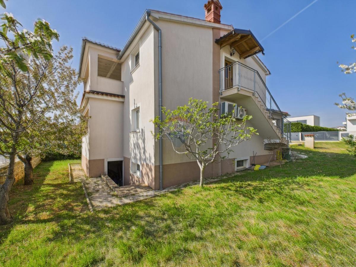 Istria, Vodnjan - casa con 2 appartamenti, cantina e vista