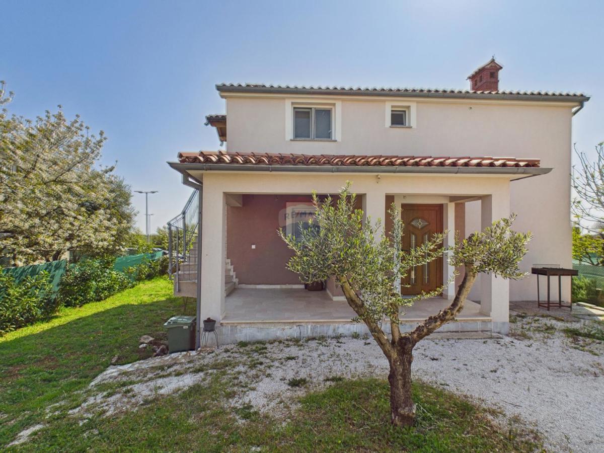 Istria, Vodnjan - casa con 2 appartamenti, cantina e vista