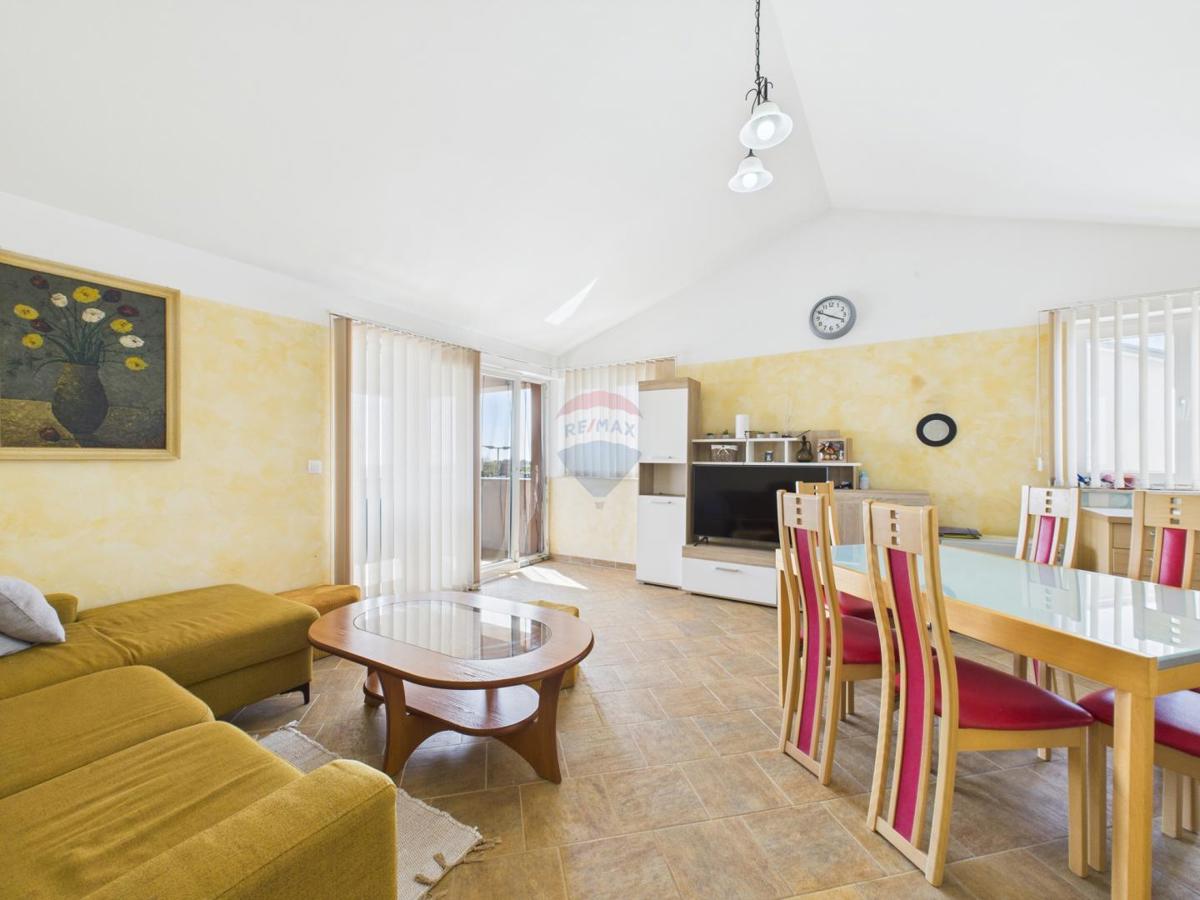 Istria, Vodnjan - casa con 2 appartamenti, cantina e vista