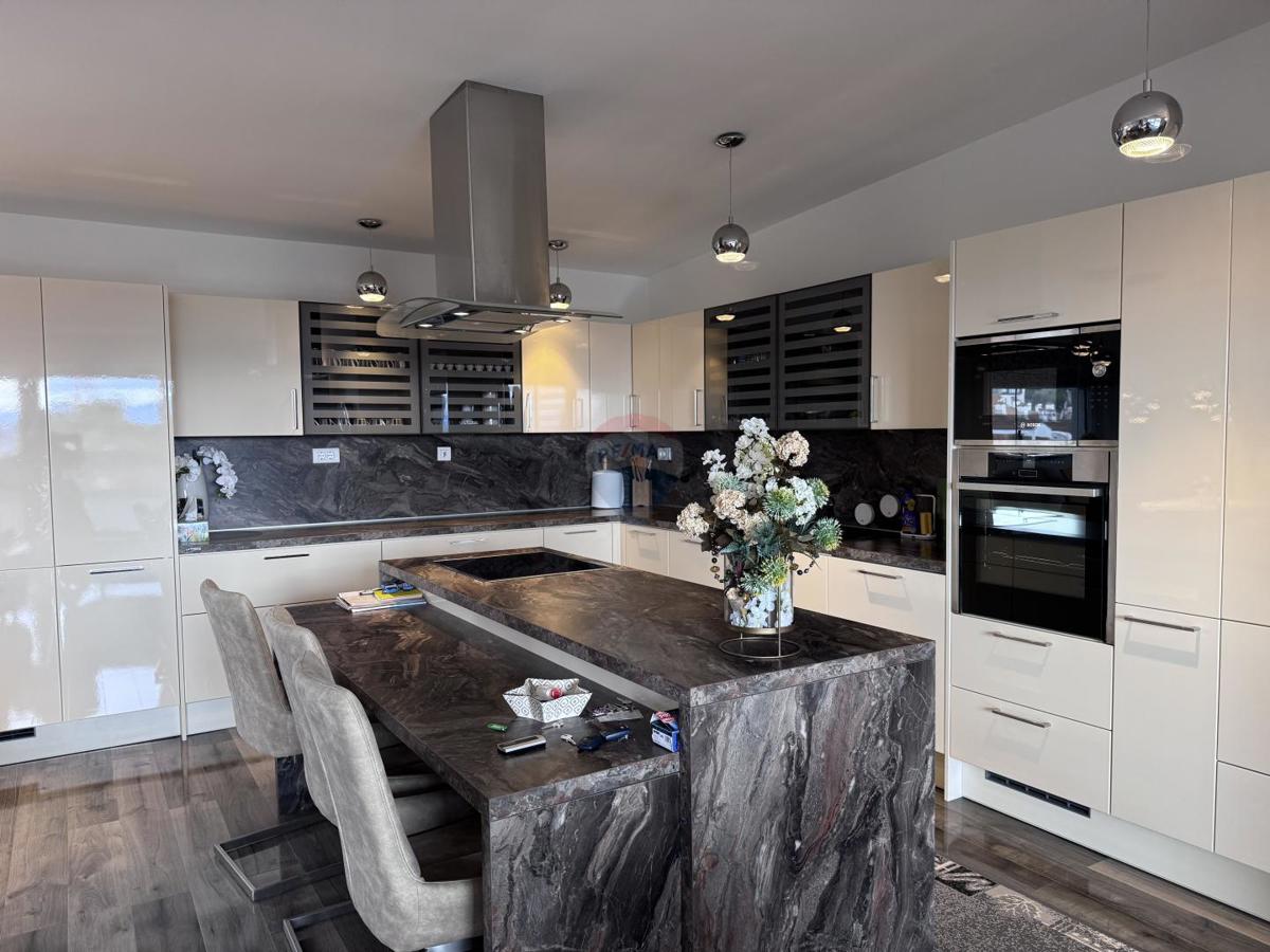 Appartamento Malinska, Malinska-Dubašnica, 192m2