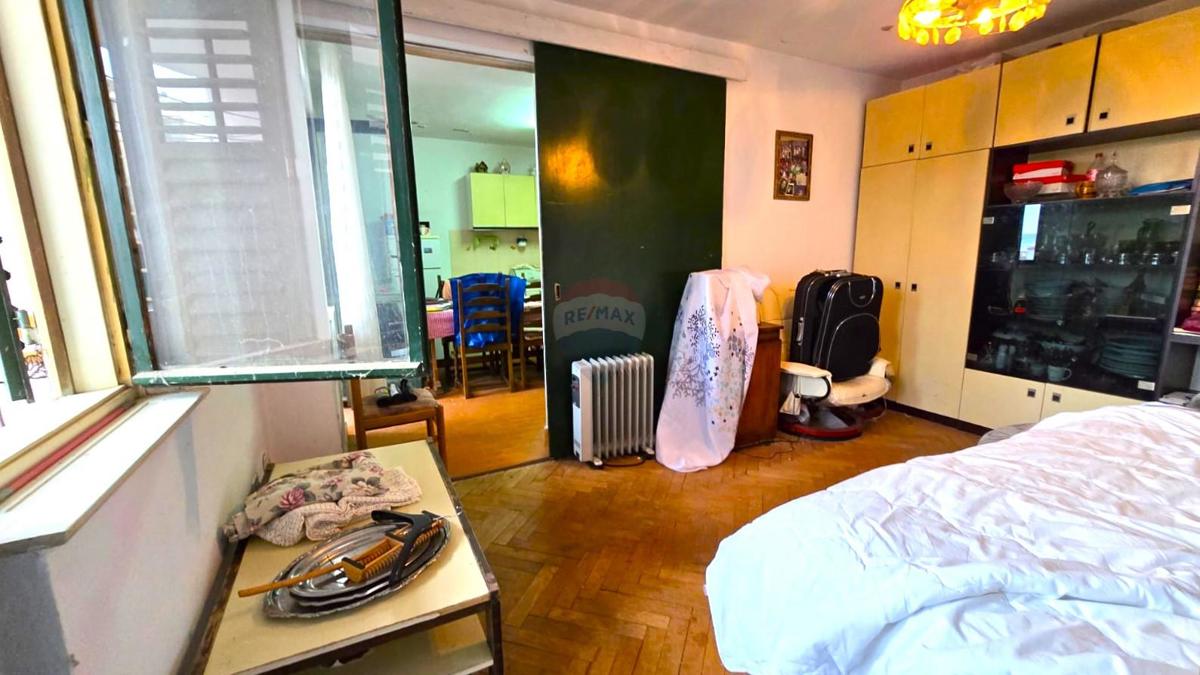 Istria, Rovigno, appartamento con 2 camere da letto, balcone, vista mare, parcheggio