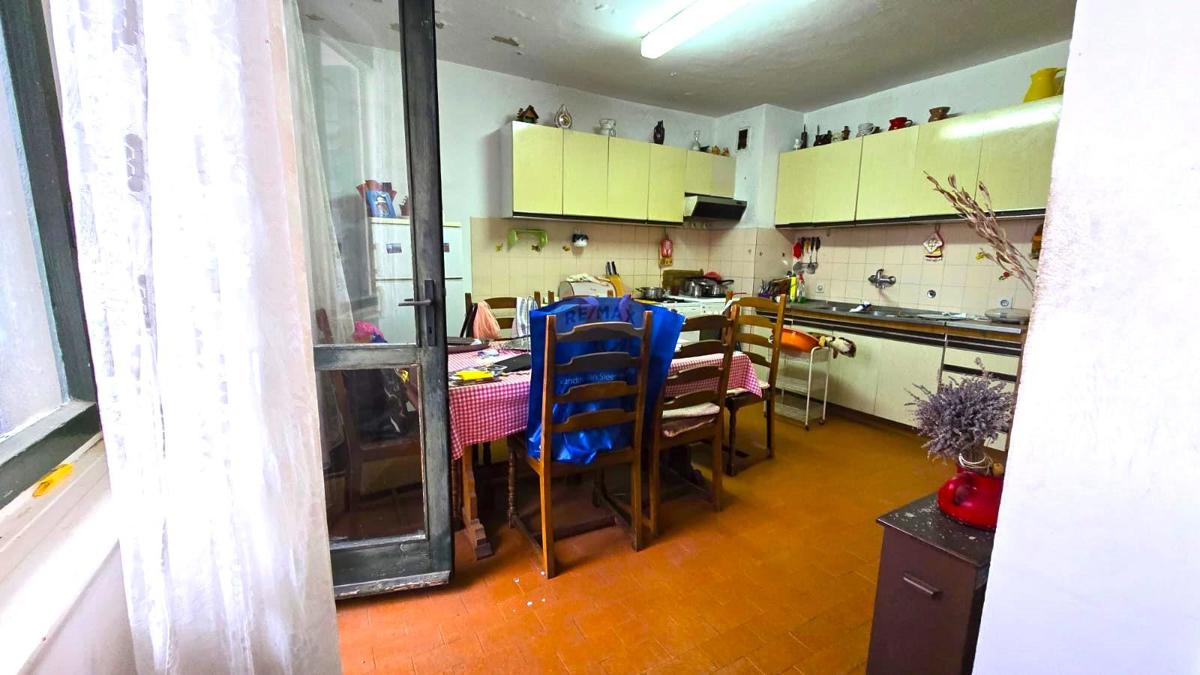 Istria, Rovigno, appartamento con 2 camere da letto, balcone, vista mare, parcheggio